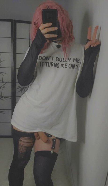 zoeqt naked actress archive