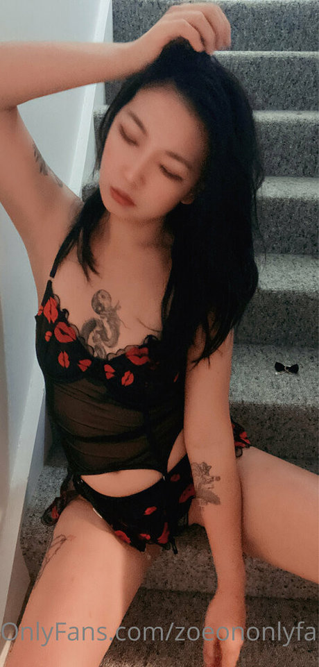 zoeononlyfans xxx pornstar pic