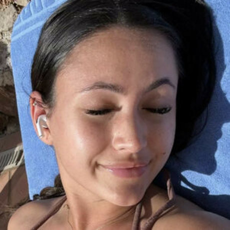 Zoe Ferguson star top gallery