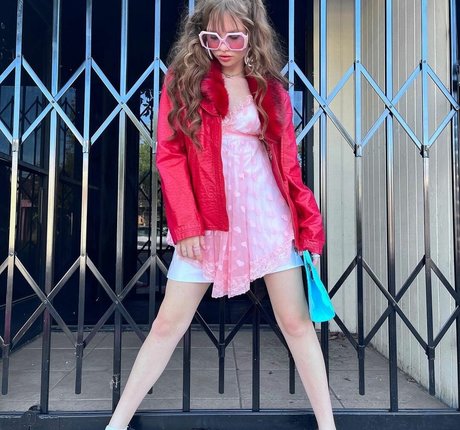 Zoe Colletti star xxx gallery