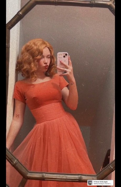 Zoe Colletti nudes pornstar gallery