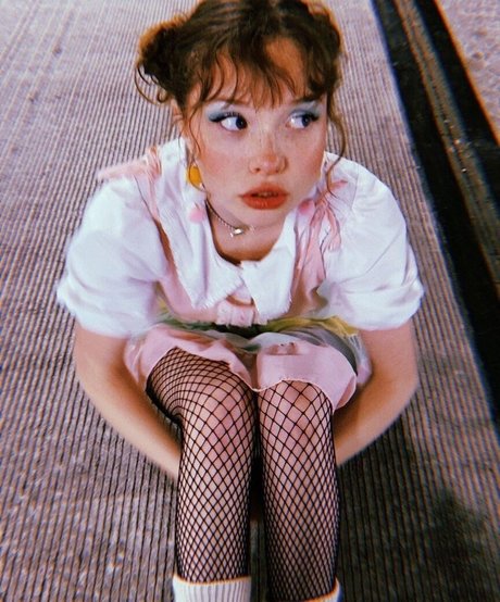 babe brunette onlyfans free photos