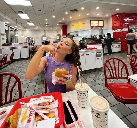 Zoe Colletti pornographic actress photos