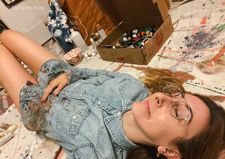 zoebytheriverfree adult actress img