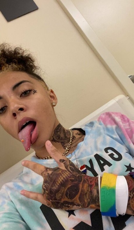 Zerella Skies pornstar nude galleries