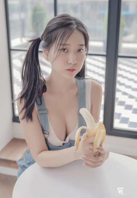 Zenny nude actress img