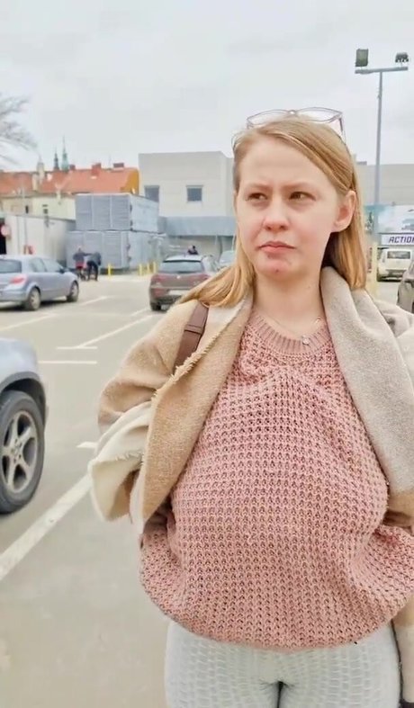 Pola Rainbow star nude picture