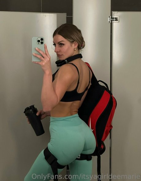 itsyagirldeemarie nude model pictures