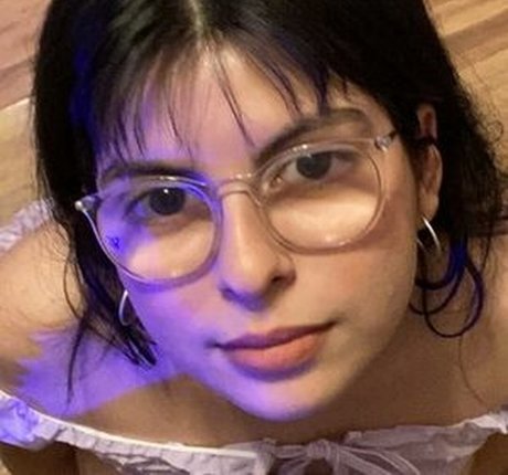 Wide Eyes model sex pics