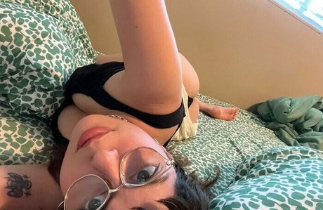 Wide Eyes pornstar exclusive pics