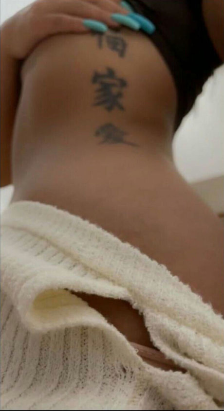 LouMrcsl model hd pic