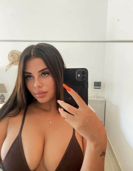 LouMrcsl beautiful actress pics