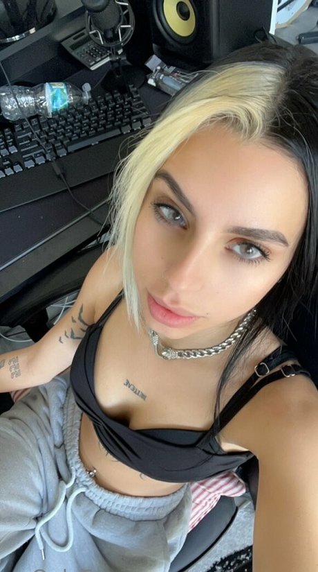 gabbigonxo model hot photos