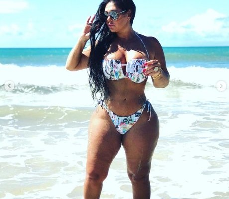 Coroa Gostosa model sex gallery