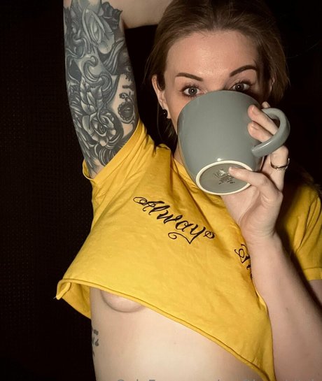 craftbeerbitch model pretty image