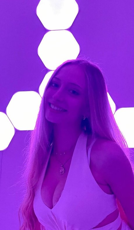 Sophia Diamond porn actress galleries