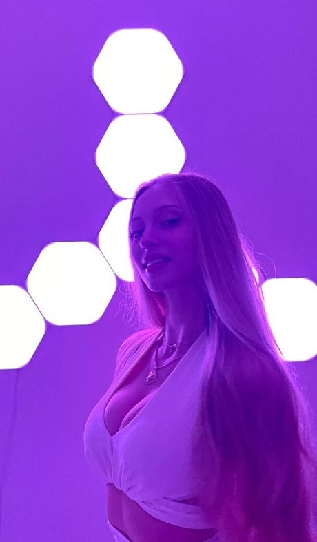 Sophia Diamond erotic pornstar archive