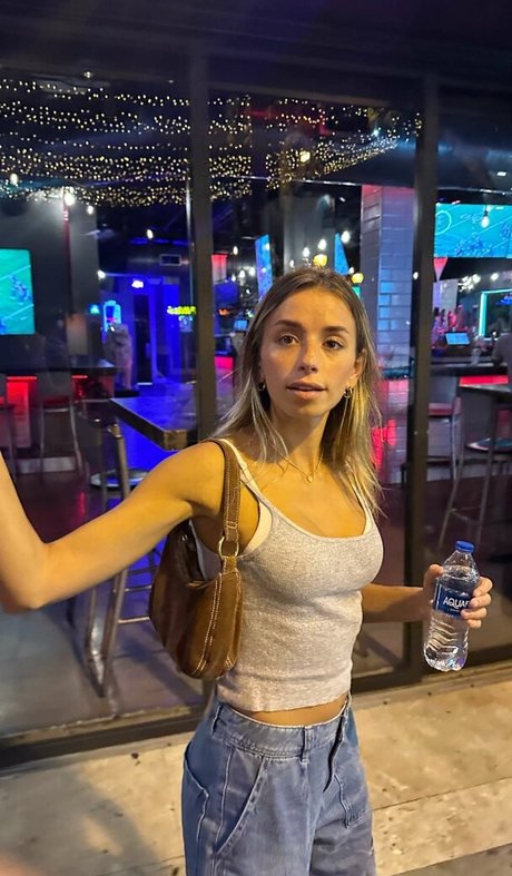 Sadie Mckenna star naked photo