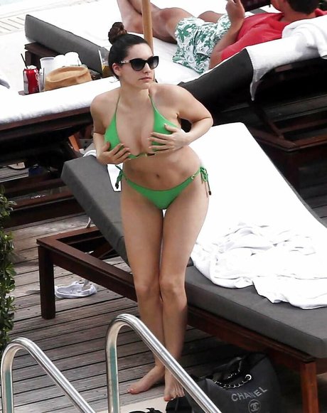 Kelly Brook model high quality archive