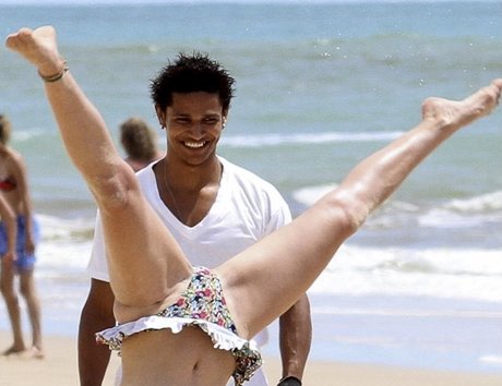 Kelly Brook sex model photos