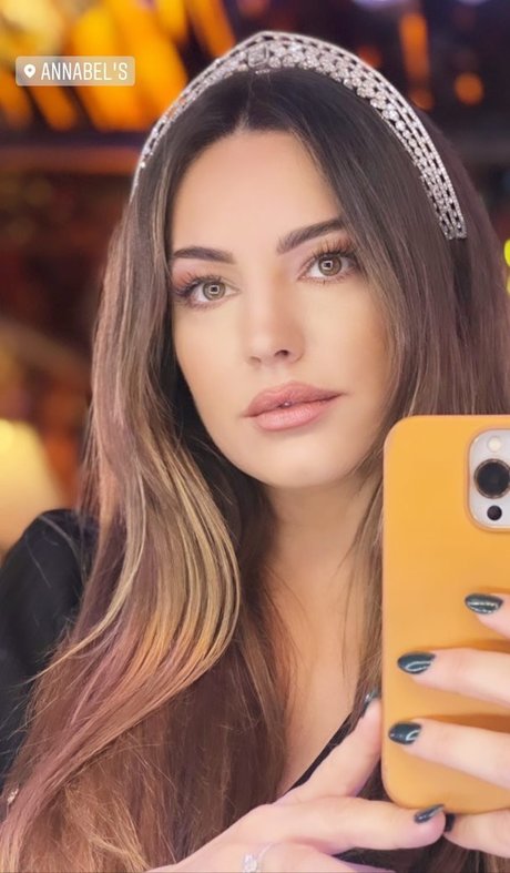 Kelly Brook star pornographic images