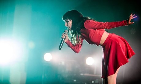 Lauren Mayberry model sexy images