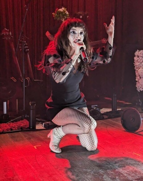 shemale handjob onlyfans pornographic pic