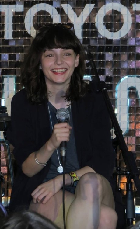 Lauren Mayberry pornographic actress pictures