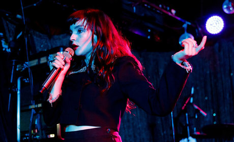 Lauren Mayberry model nudes image