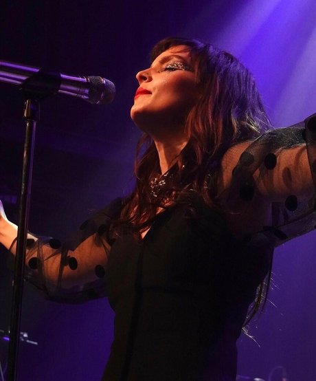 Lauren Mayberry sexy pornstar archive