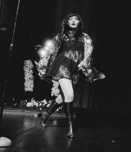 Lauren Mayberry model high quality gallery