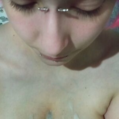 Alinorac naked model pic