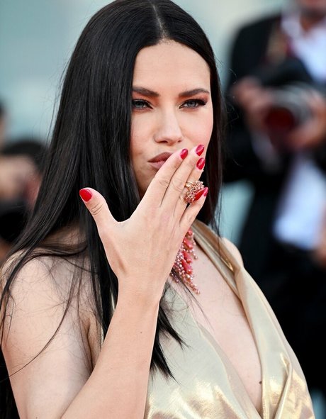 striptease onlyfans pornographic img