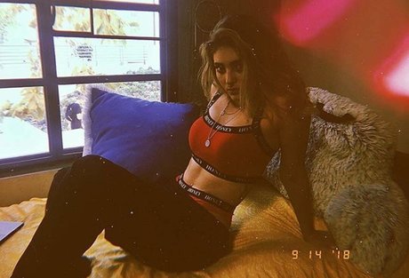 Willow Shields sexy star pictures
