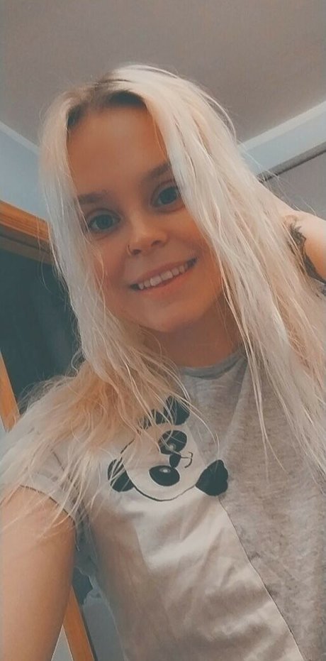 Annika Kuklase model nudes archive