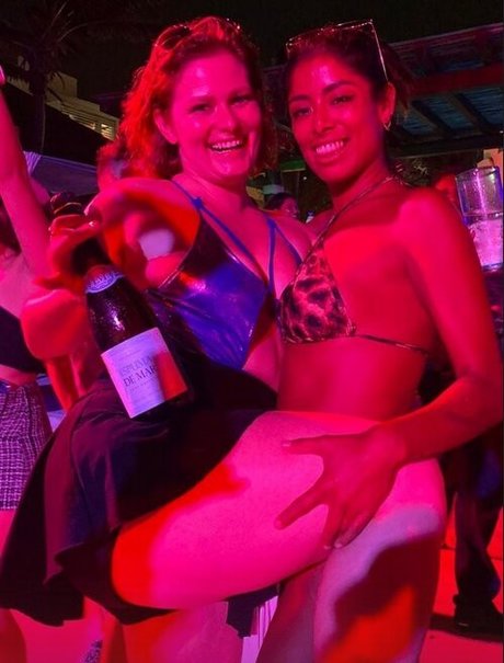 skinny blonde milf onlyfans beautiful pics