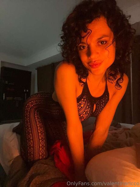 Valentinaricco model art pics