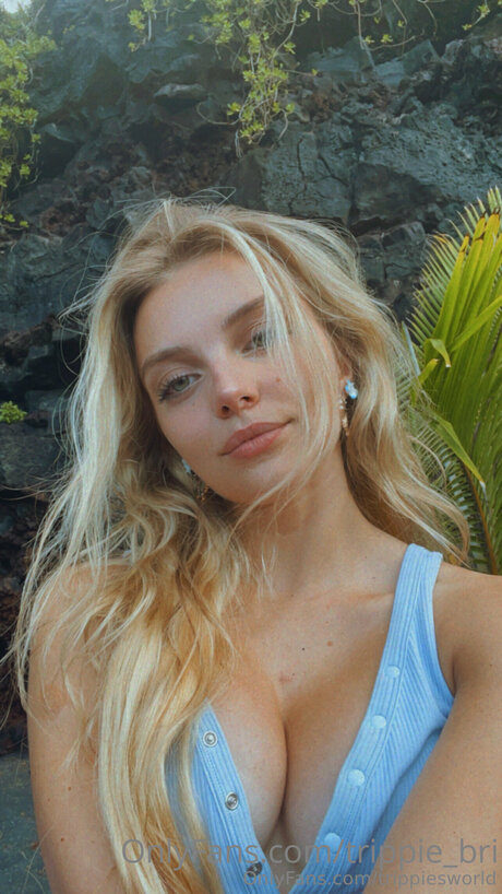 Trippiesworld model pretty photos