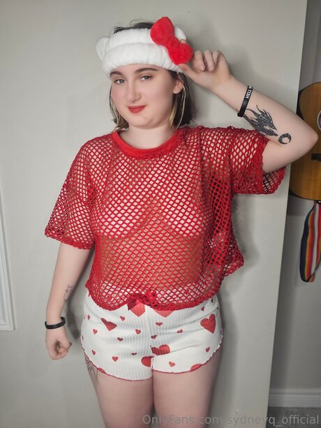 Sydneyq Official star xxx picture