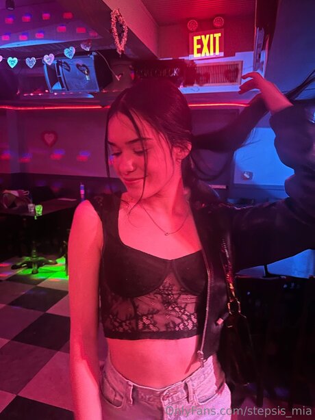 Stepsis Mia nude model img