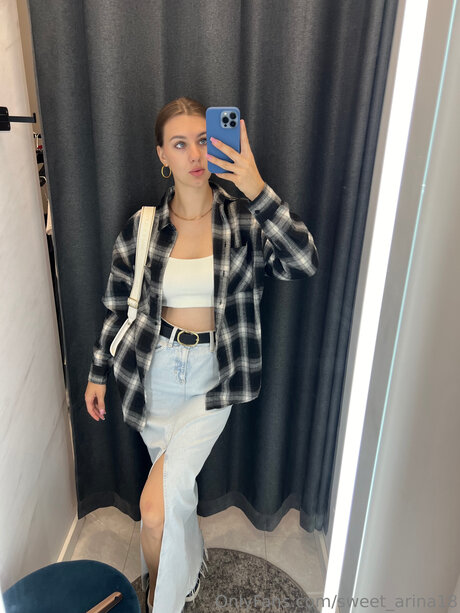 Sweet Arina18 star adult img