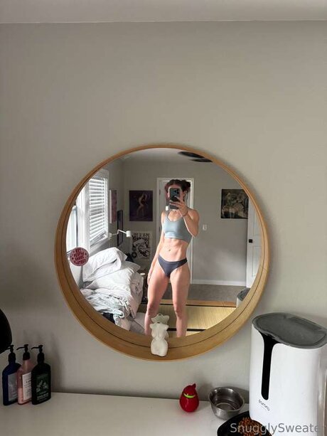 Snugglysweaterof high quality model pictures