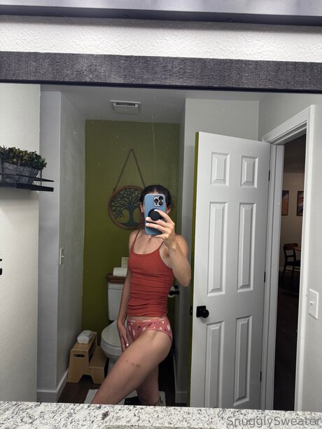 Snugglysweaterof star free pictures