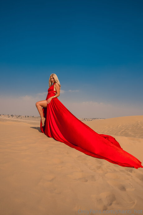 Shanti Hot naked star img