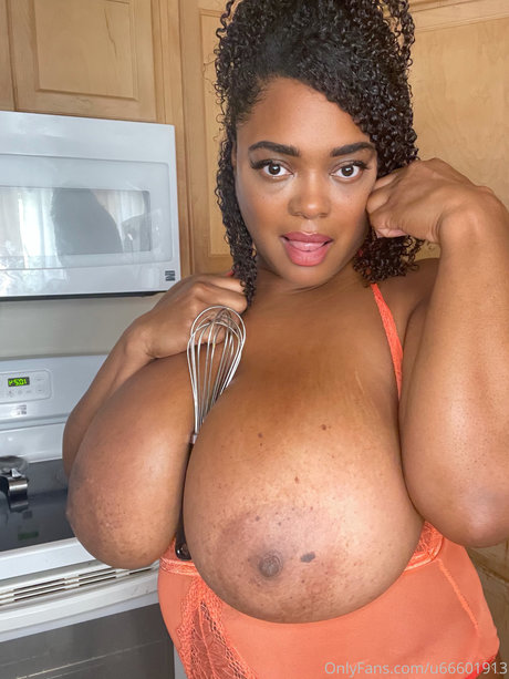 Nikky Dunes_ naked actress photo