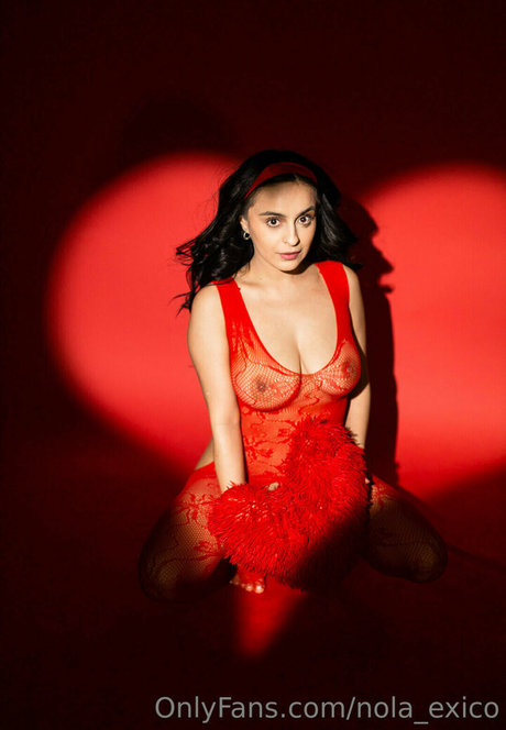 Nola Exico naked pornstar pics