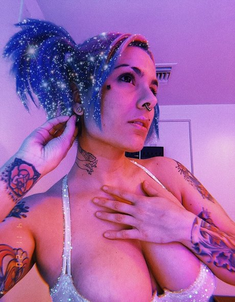 TheZombiUnicorn erotic model img