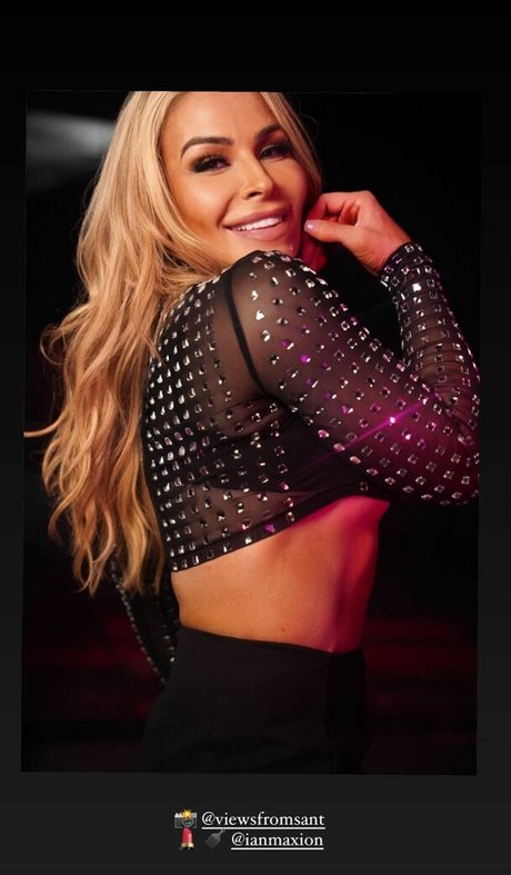 Natalya Neidhart art model pics