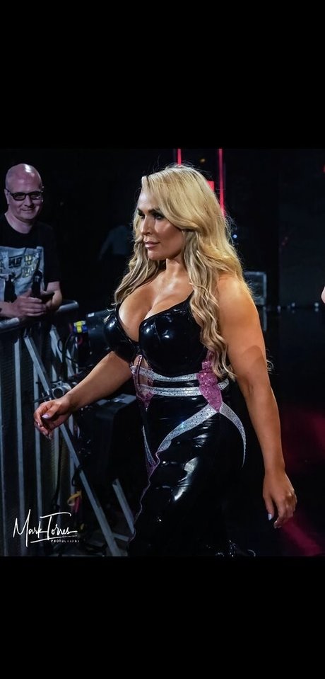Natalya Neidhart top model image
