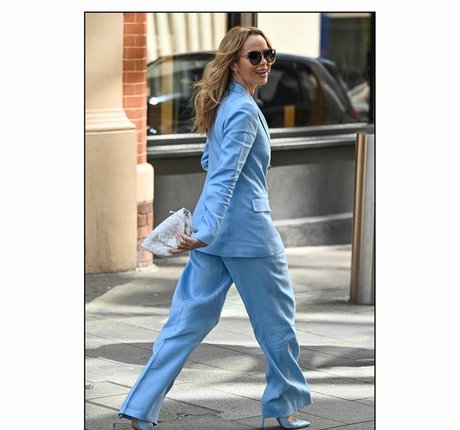 Amanda Holden star beautiful pics